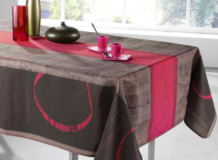nappe ovale motif pointilles framboise